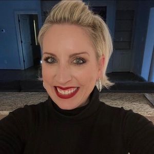 Meet your Posher, Karol